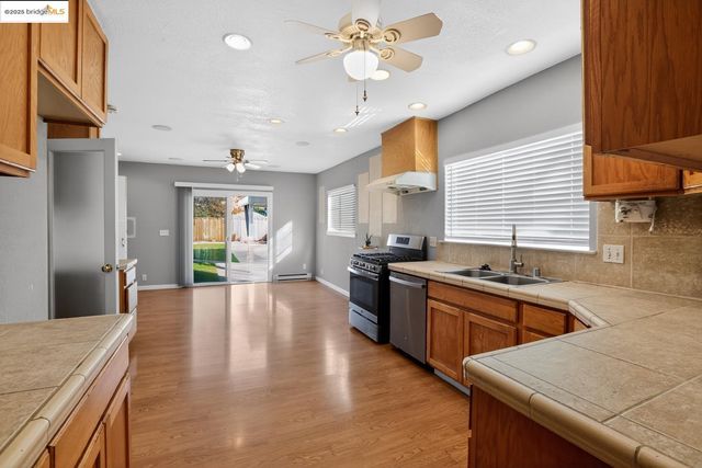 380 N 11th ST, San Jose, CA 95112