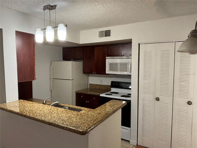 5152 CONROY ROAD 1316, Orlando, FL 32811