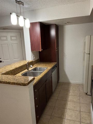 5152 CONROY ROAD 1316, Orlando, FL 32811