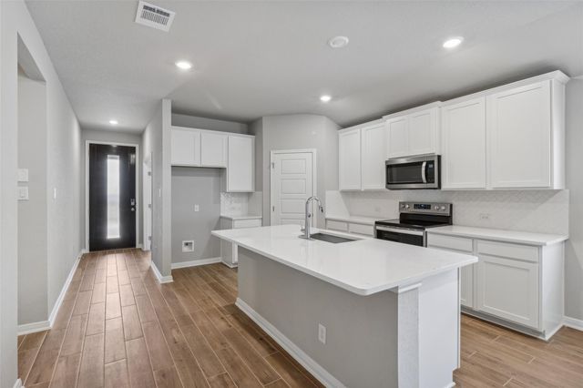 1563 Zion DR, New Braunfels, TX 78132