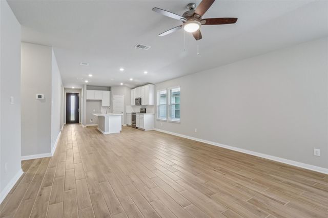 1563 Zion DR, New Braunfels, TX 78132