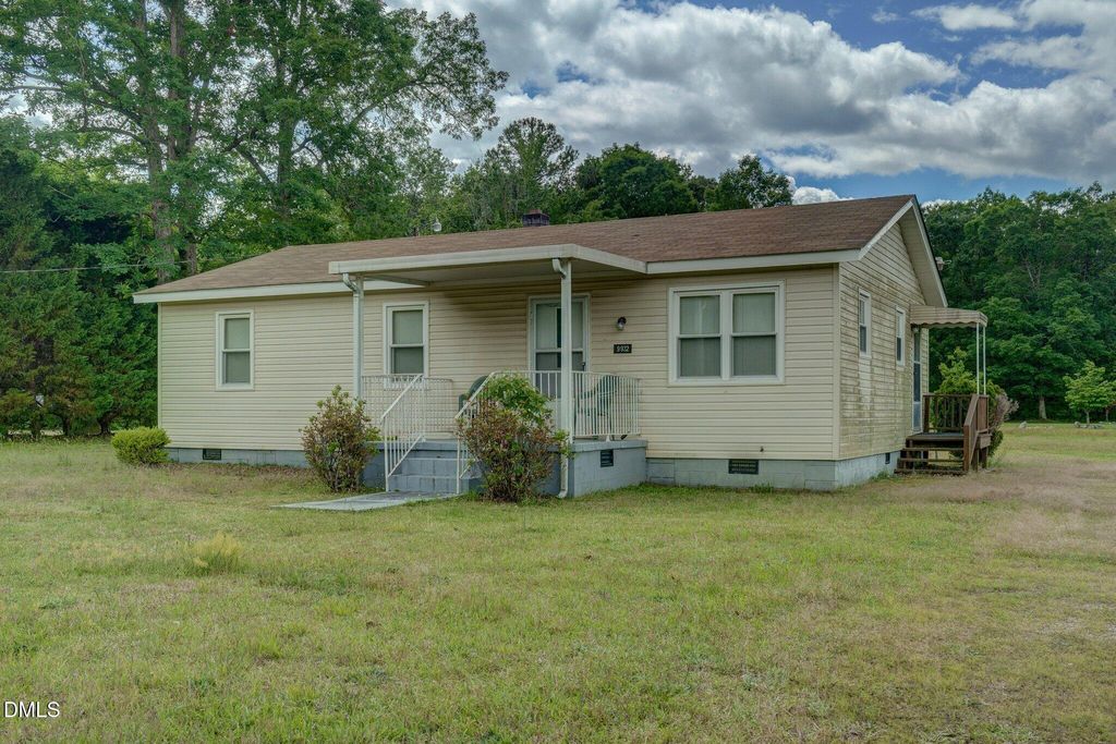 9932 Straight Gate Road, Whitakers, NC 27891