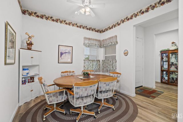 6211 Shelburne Drive, Bakersfield, CA 93306