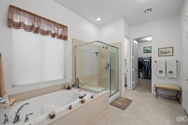 6211 Shelburne Drive, Bakersfield, CA 93306