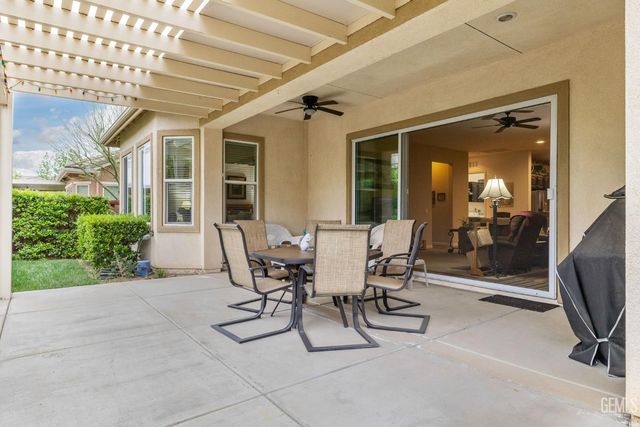 6211 Shelburne Drive, Bakersfield, CA 93306