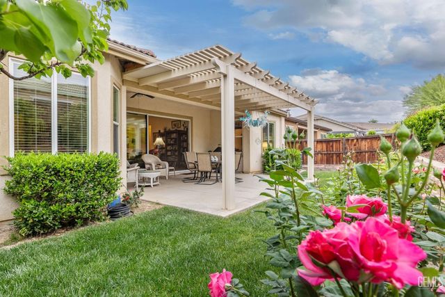 6211 Shelburne Drive, Bakersfield, CA 93306