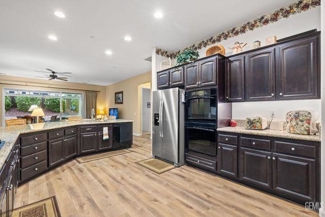 6211 Shelburne Drive, Bakersfield, CA 93306