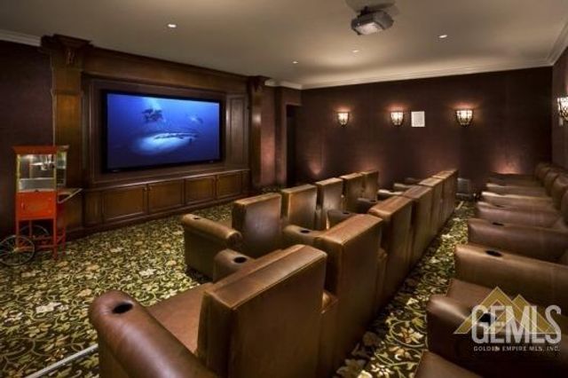 6211 Shelburne Drive, Bakersfield, CA 93306