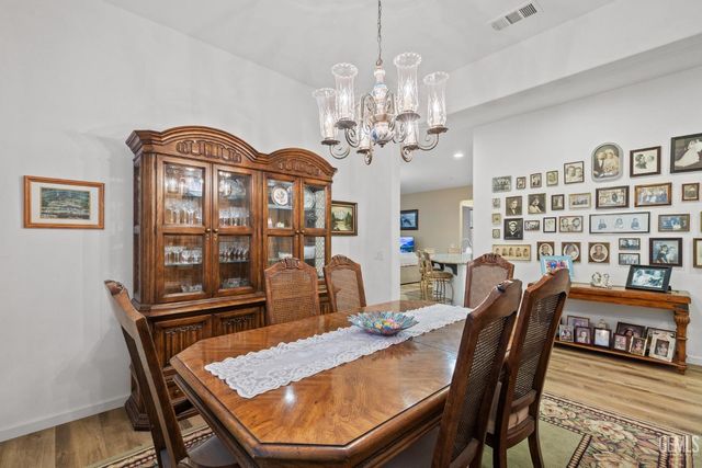 6211 Shelburne Drive, Bakersfield, CA 93306