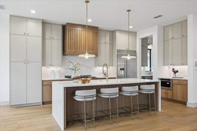 7210 Jalna Street, Houston, TX 77055