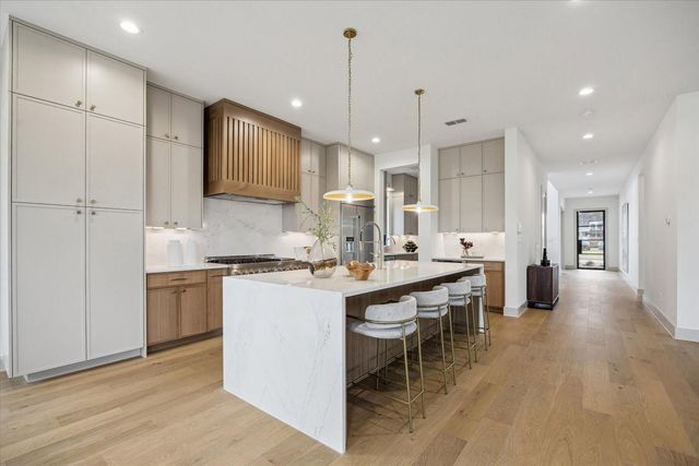 7210 Jalna Street, Houston, TX 77055