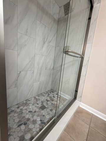 516 S La Grange Road 1, La Grange, IL 60525