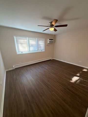 516 S La Grange Road 1, La Grange, IL 60525