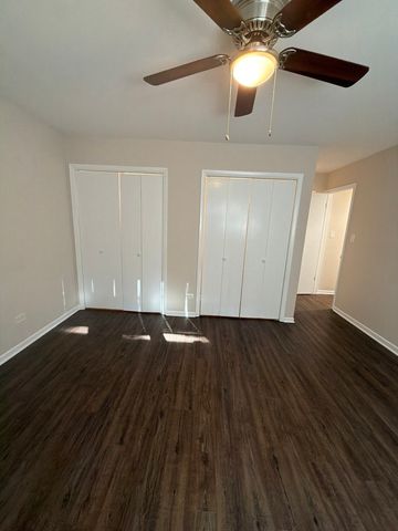 516 S La Grange Road 1, La Grange, IL 60525