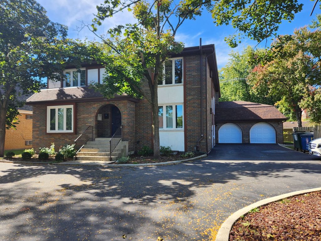 516 S La Grange Road 1, La Grange, IL 60525