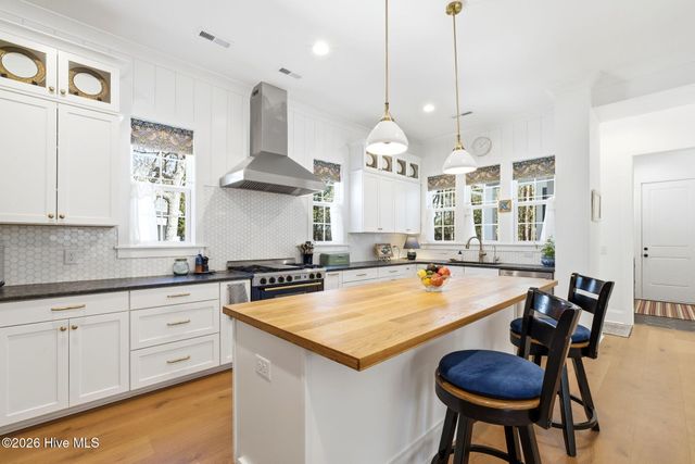 6108 Harbor Oaks Drive, Southport, NC 28461