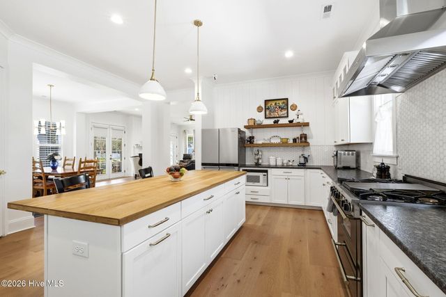 6108 Harbor Oaks Drive, Southport, NC 28461