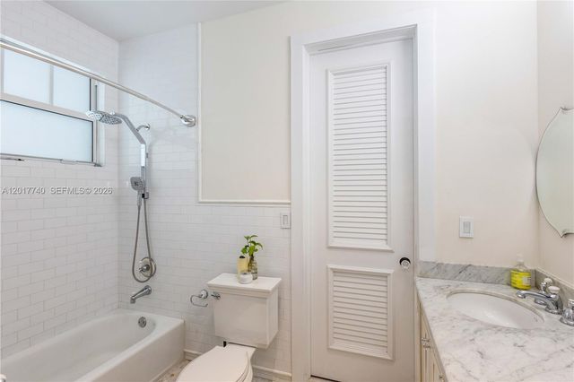 6845 SW 98th St, Pinecrest, FL 33156