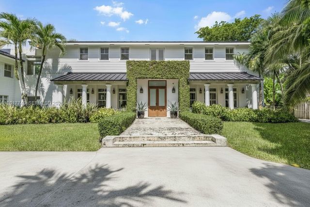 6845 SW 98th St, Pinecrest, FL 33156