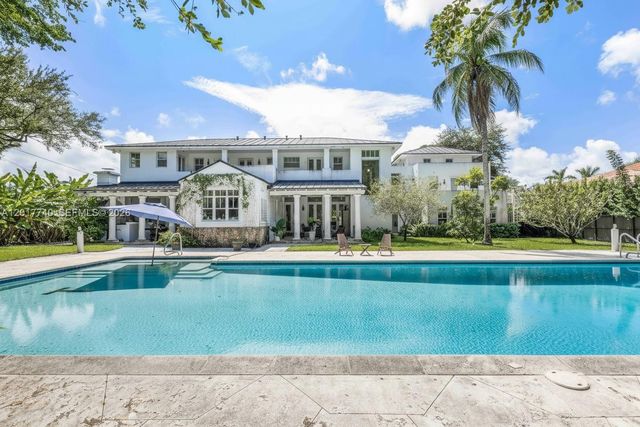 6845 SW 98th St, Pinecrest, FL 33156