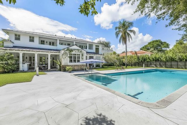 6845 SW 98th St, Pinecrest, FL 33156