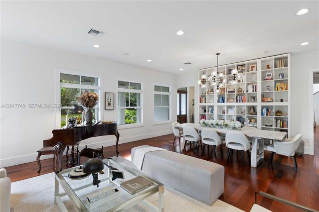 6845 SW 98th St, Pinecrest, FL 33156