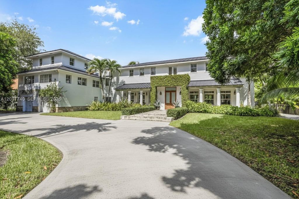 6845 SW 98th St, Pinecrest, FL 33156