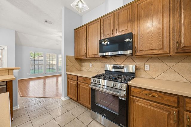 4902 Bonny Loch Lane, Houston, TX 77084