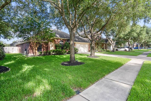 4902 Bonny Loch Lane, Houston, TX 77084