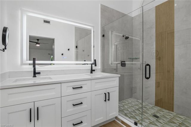 401 Countryside DR, Naples, FL 34104