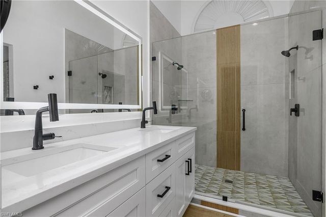 401 Countryside DR, Naples, FL 34104