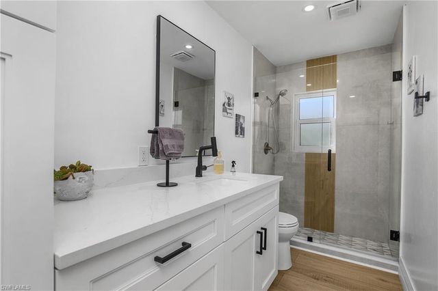 401 Countryside DR, Naples, FL 34104