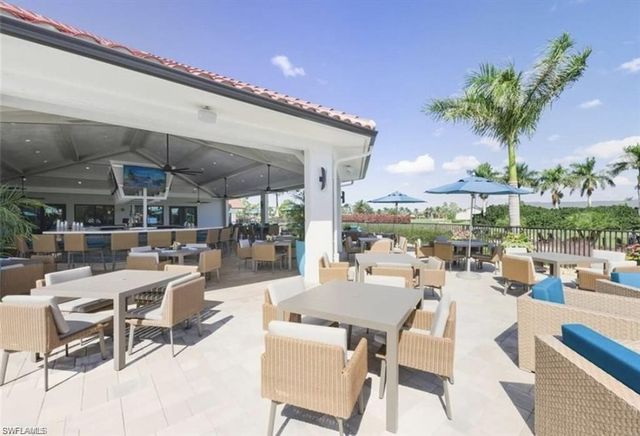 401 Countryside DR, Naples, FL 34104