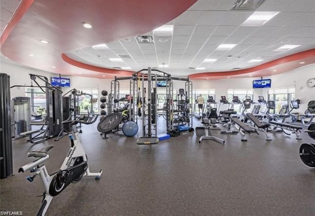 401 Countryside DR, Naples, FL 34104