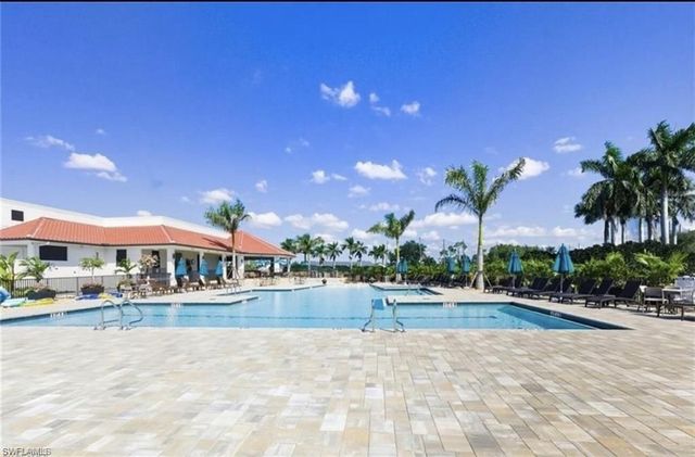 401 Countryside DR, Naples, FL 34104