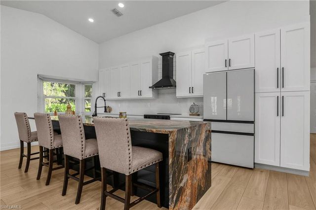 401 Countryside DR, Naples, FL 34104