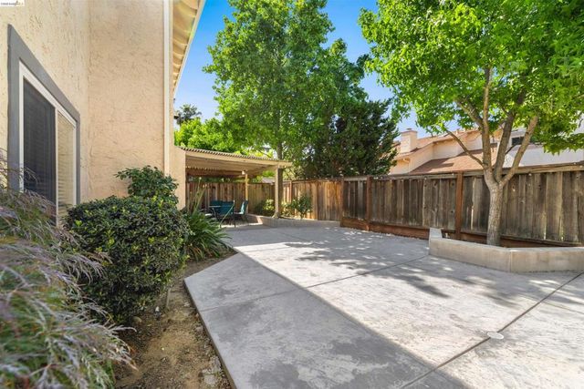 2135 Rock Pass Pl, Martinez, CA 94553