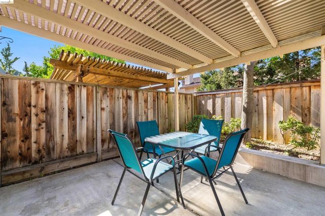 2135 Rock Pass Pl, Martinez, CA 94553