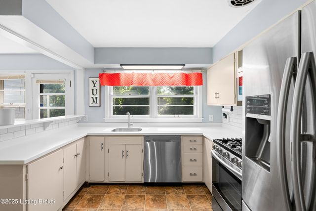 5901 S Watterson Trail, Louisville, KY 40291