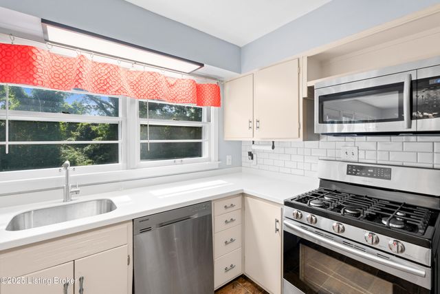 5901 S Watterson Trail, Louisville, KY 40291