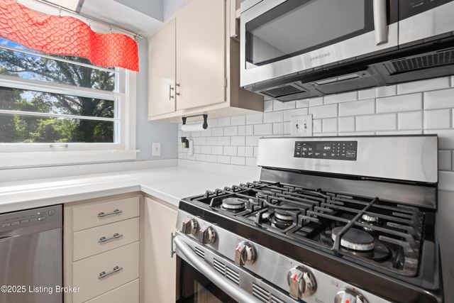 5901 S Watterson Trail, Louisville, KY 40291