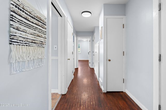 5901 S Watterson Trail, Louisville, KY 40291