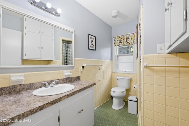 5901 S Watterson Trail, Louisville, KY 40291