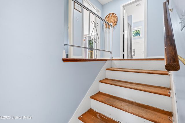 5901 S Watterson Trail, Louisville, KY 40291
