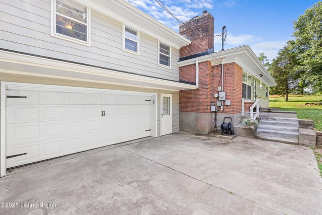 5901 S Watterson Trail, Louisville, KY 40291