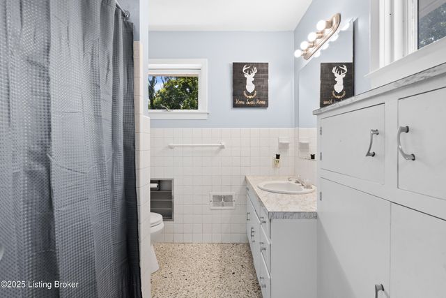5901 S Watterson Trail, Louisville, KY 40291
