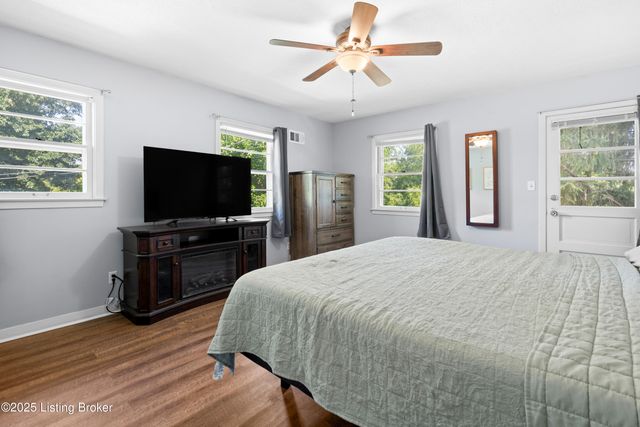 5901 S Watterson Trail, Louisville, KY 40291