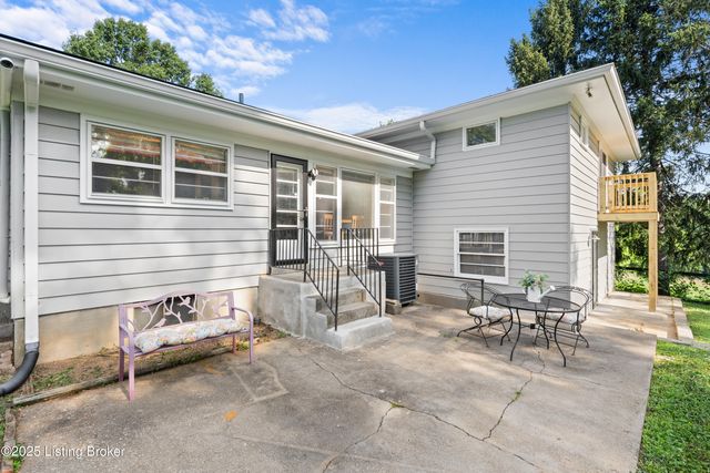 5901 S Watterson Trail, Louisville, KY 40291