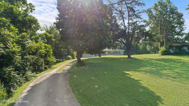 5901 S Watterson Trail, Louisville, KY 40291