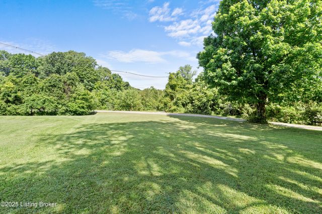 5901 S Watterson Trail, Louisville, KY 40291